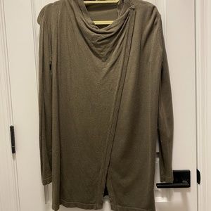Green M by Mencoino Wrap sweater EUC